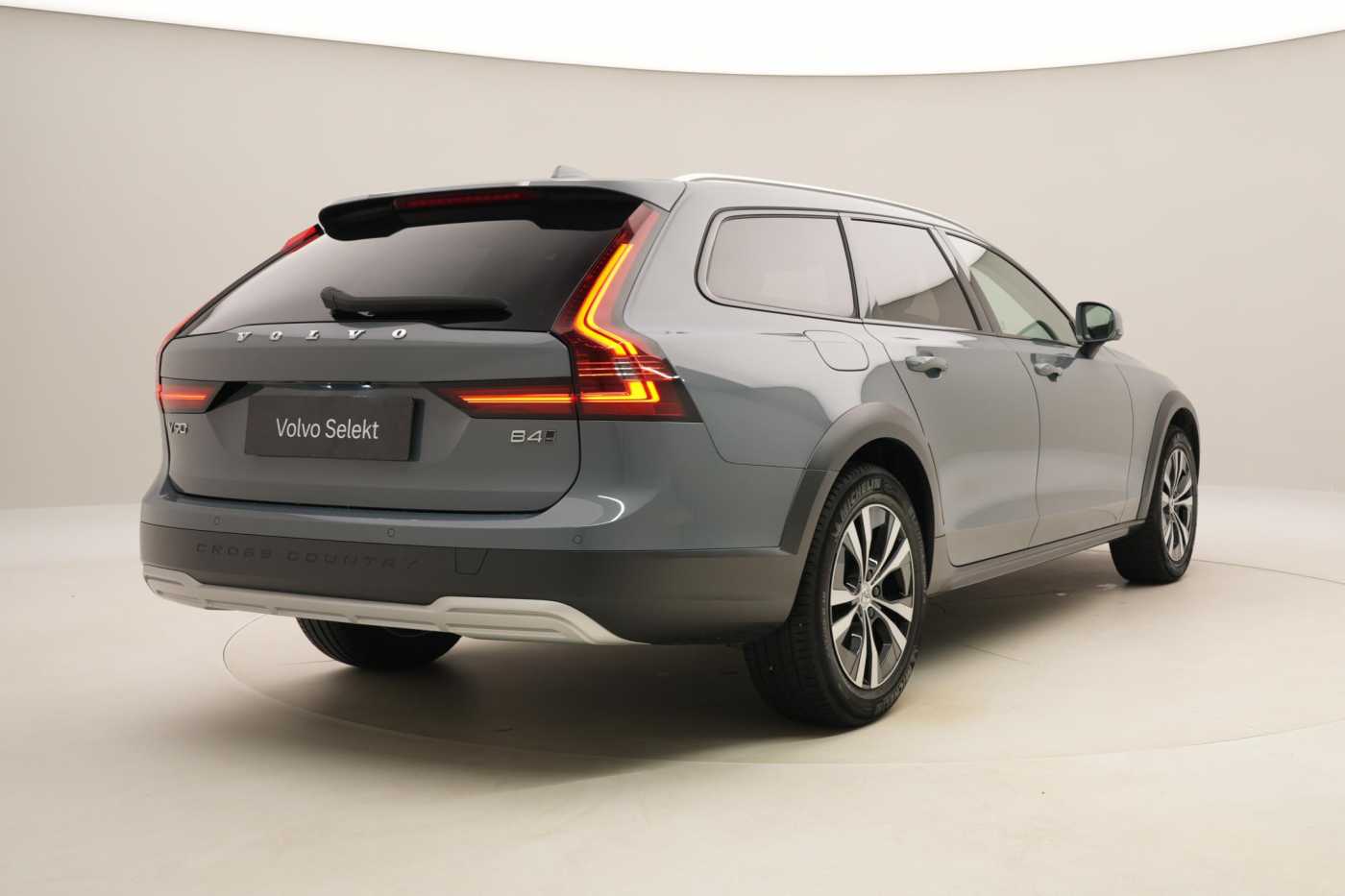 Volvo V90 Cross Country