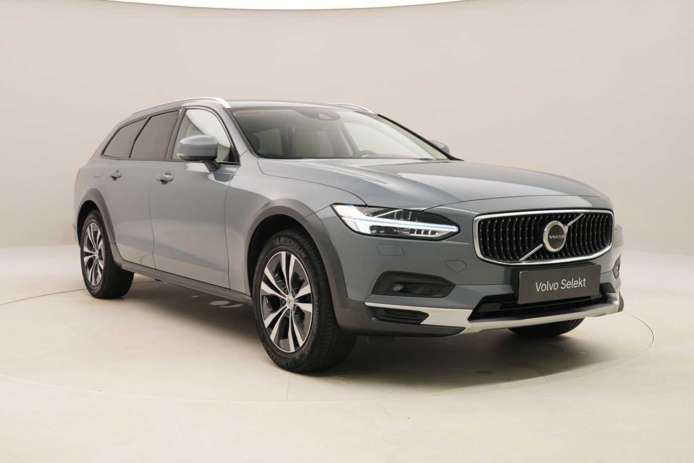 Volvo V90 Cross Country
