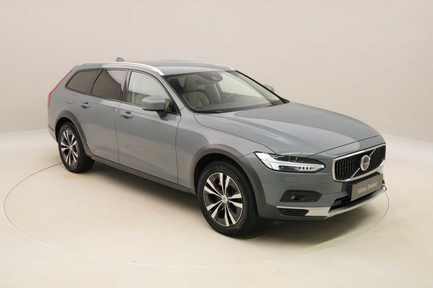 Volvo V90 Cross Country