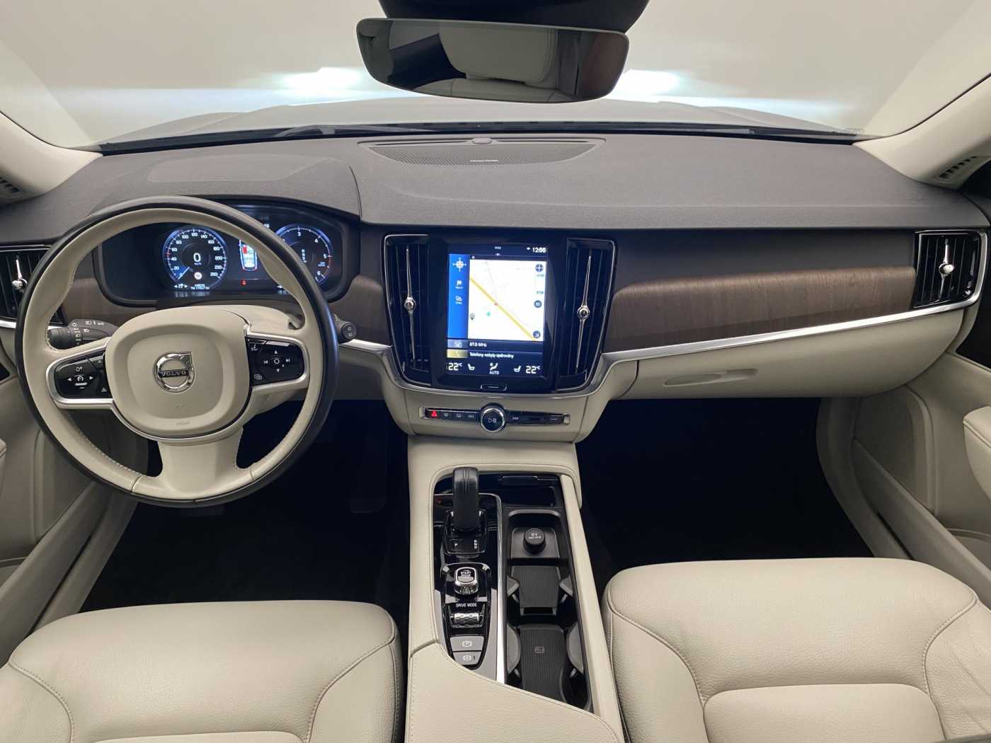 Volvo V90 Cross Country