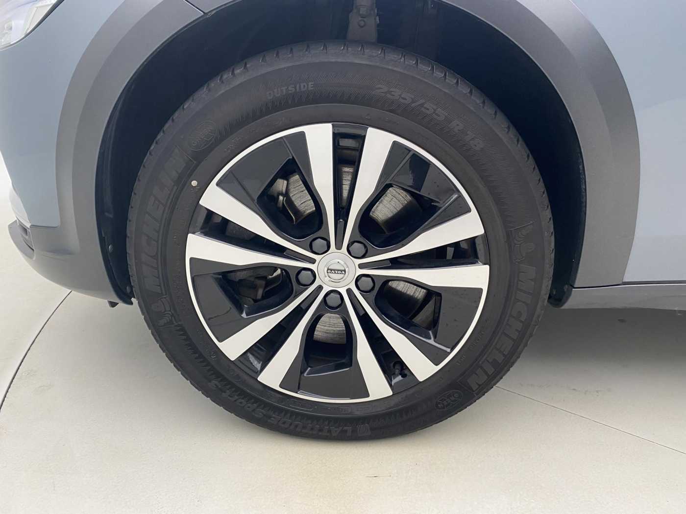 Volvo V90 Cross Country