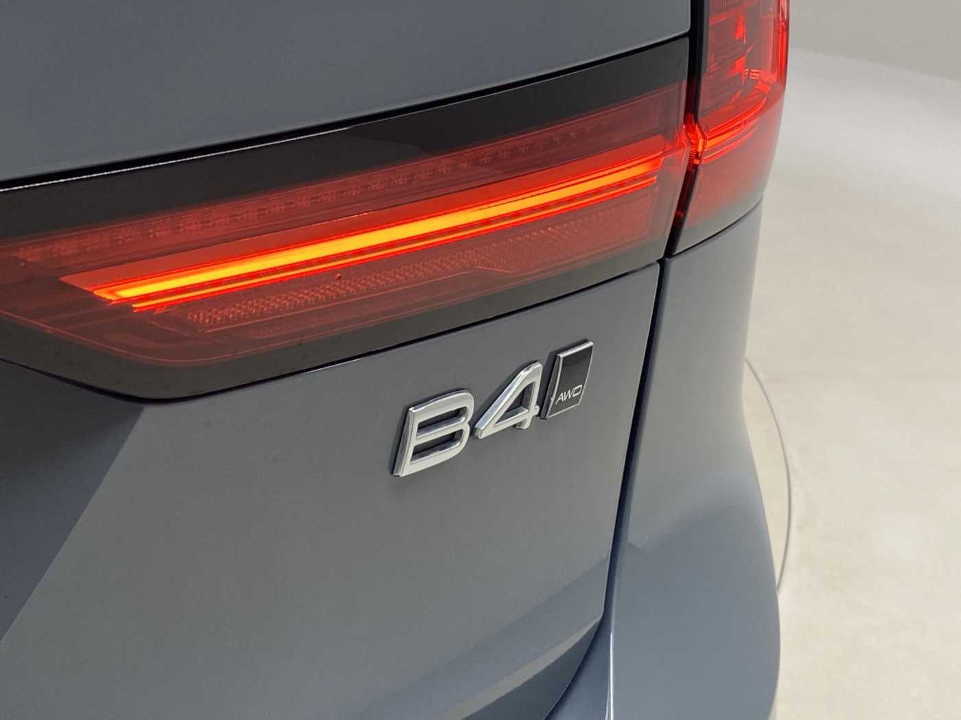 Volvo V90 Cross Country