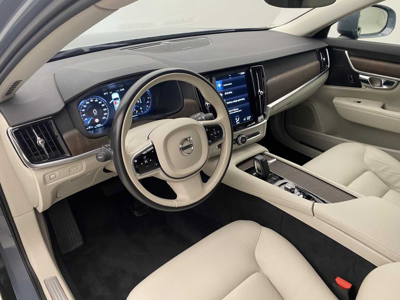 Volvo V90 Cross Country