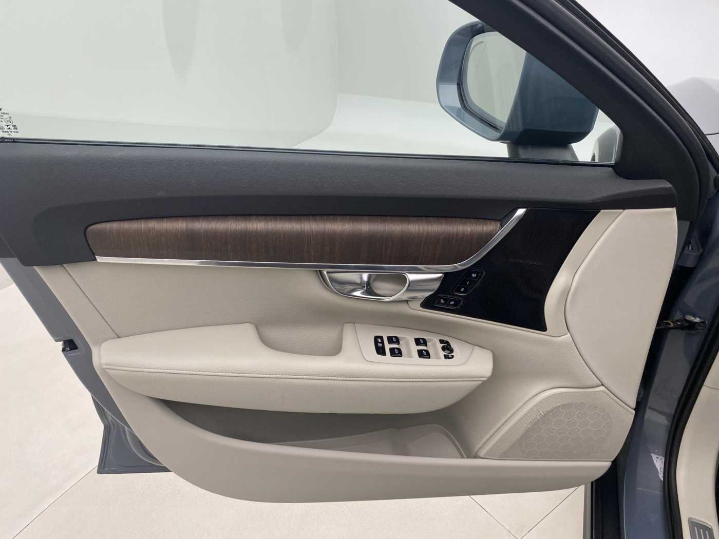Volvo V90 Cross Country