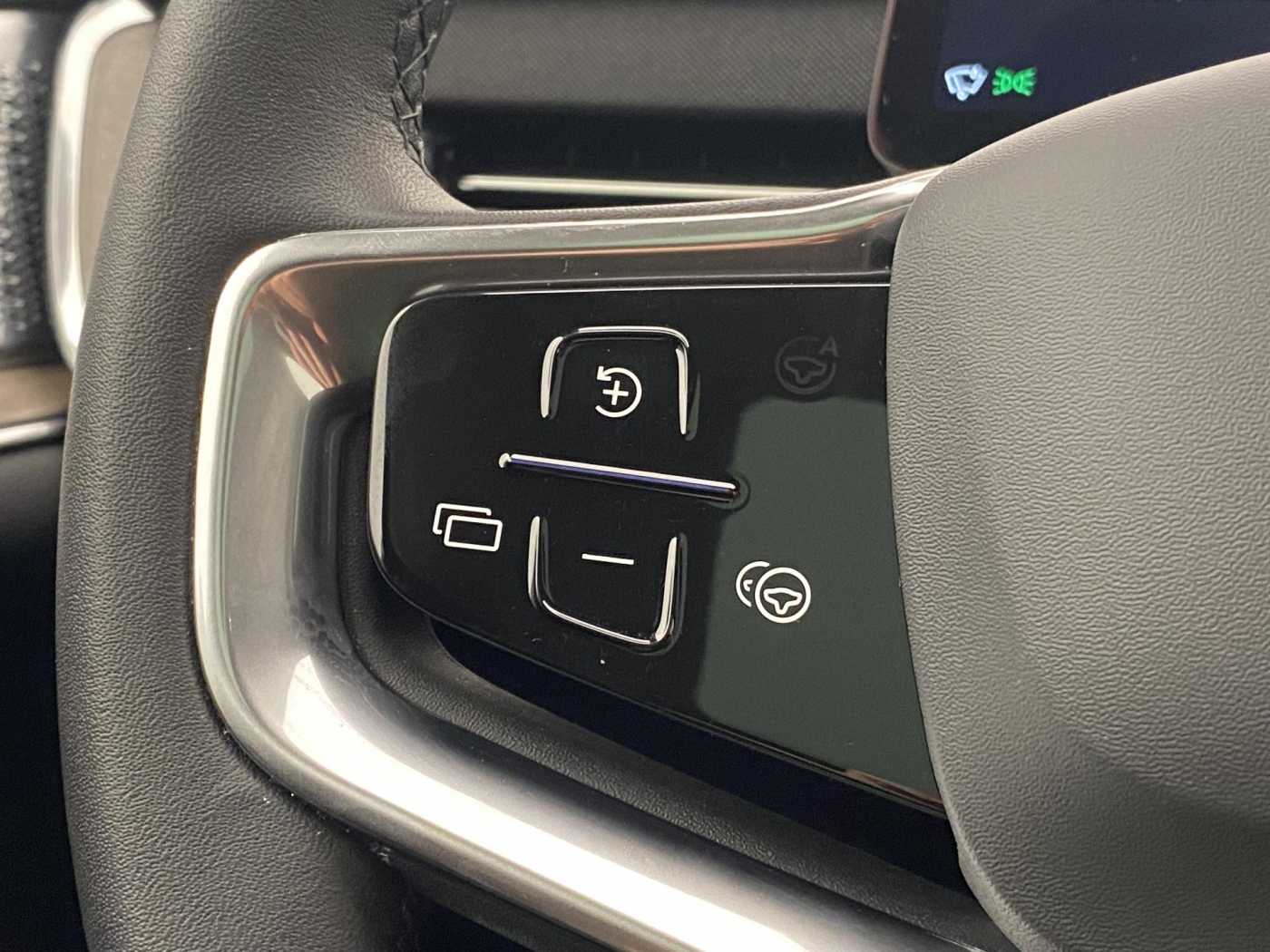 Volvo EX90
