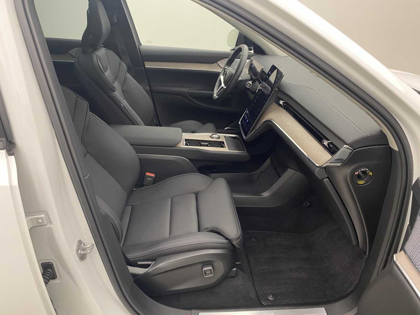 Volvo EX90