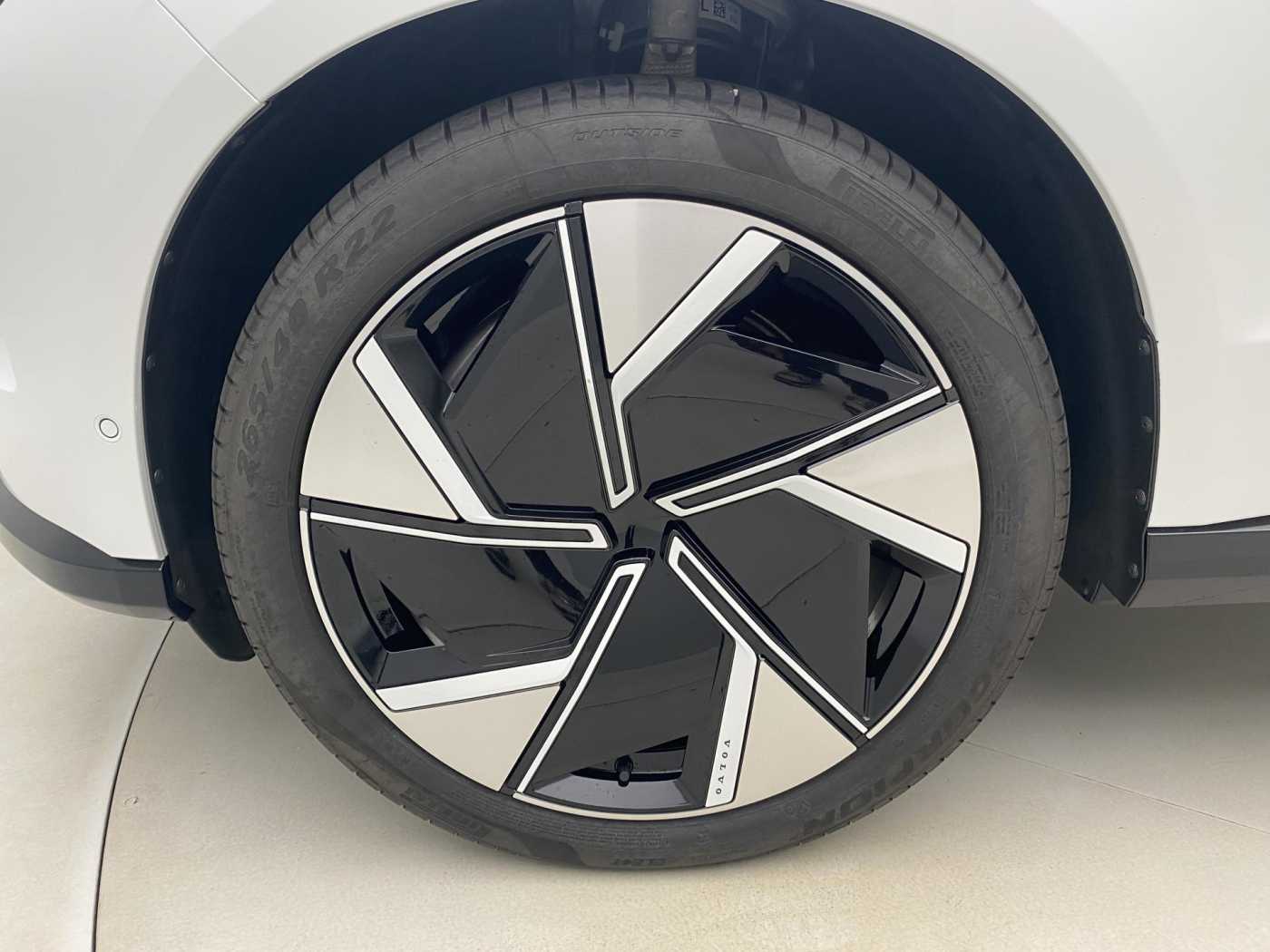Volvo EX90