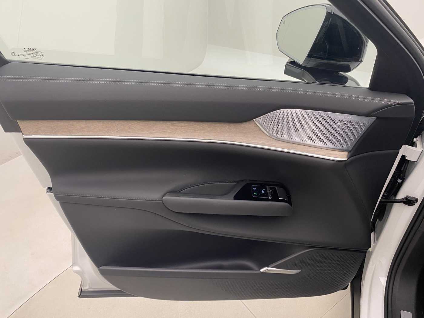 Volvo EX90