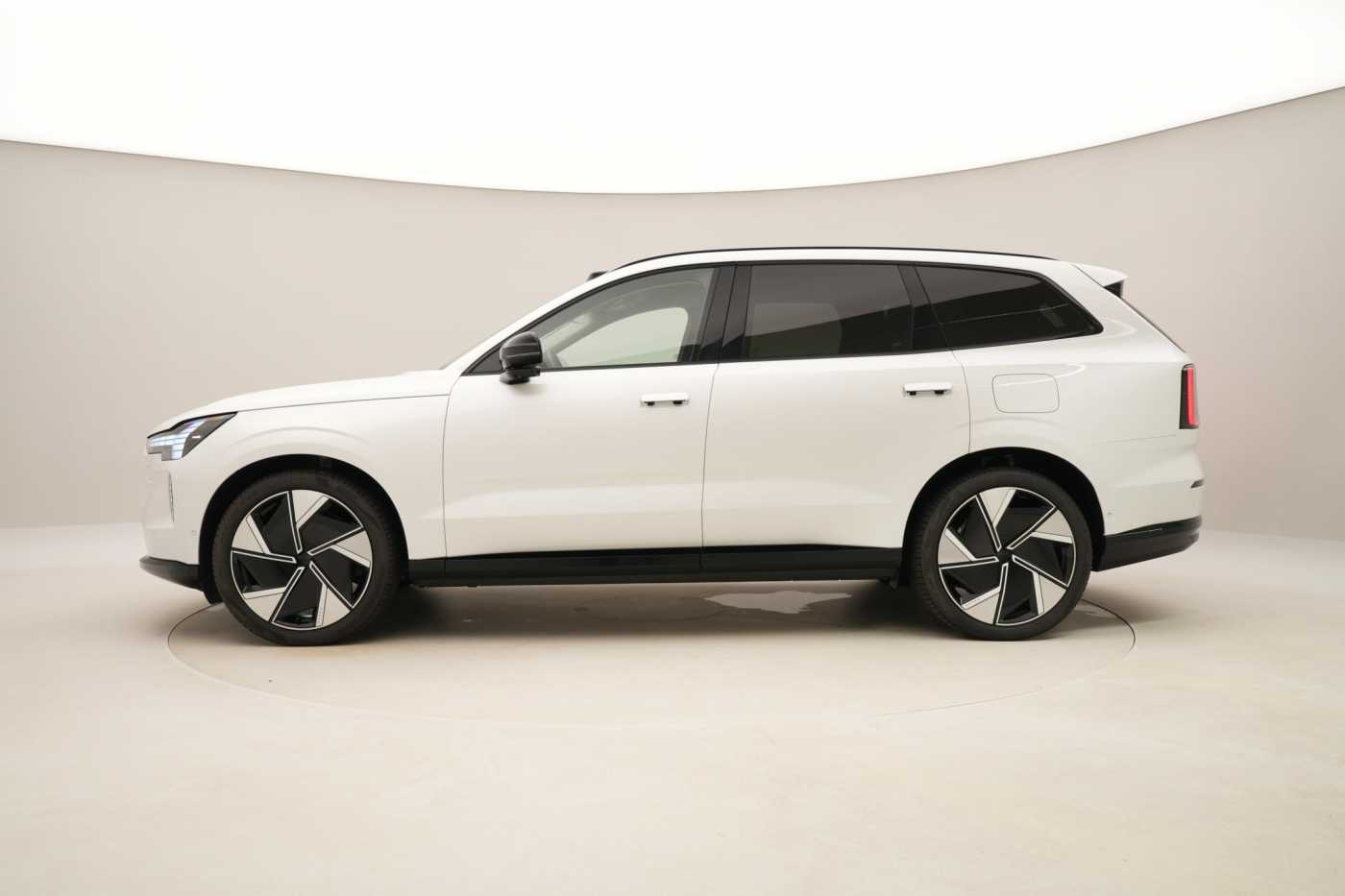 Volvo EX90