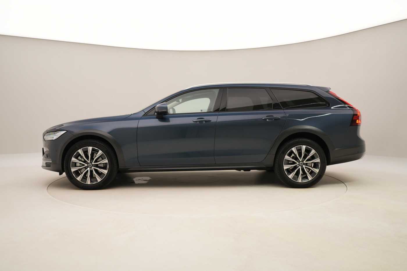 Volvo V90 Cross Country