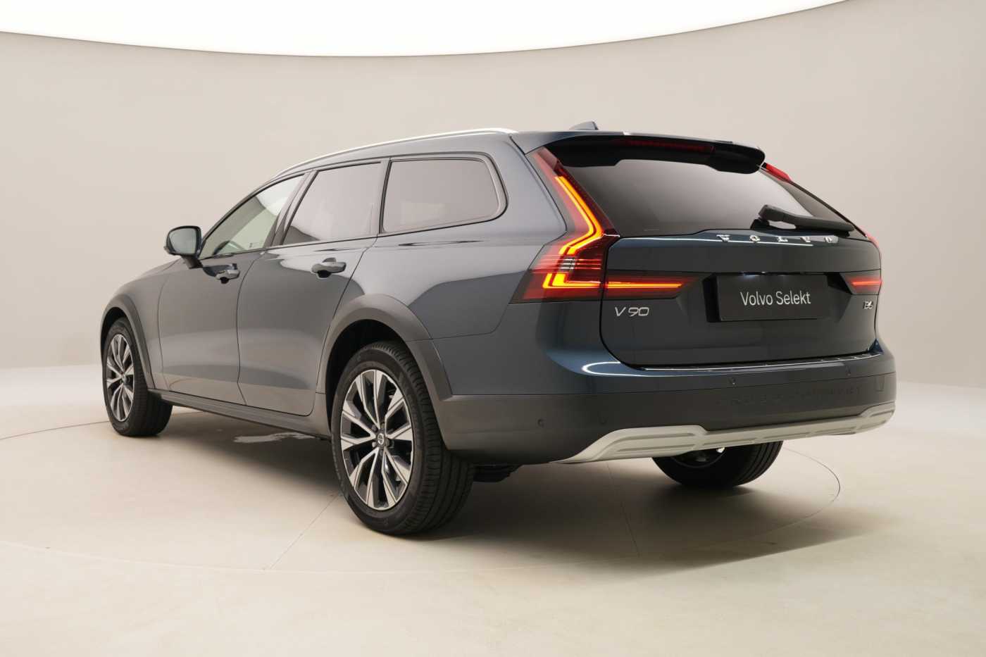 Volvo V90 Cross Country