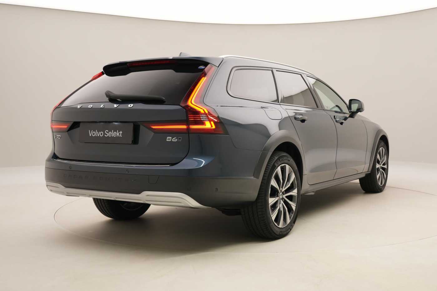 Volvo V90 Cross Country