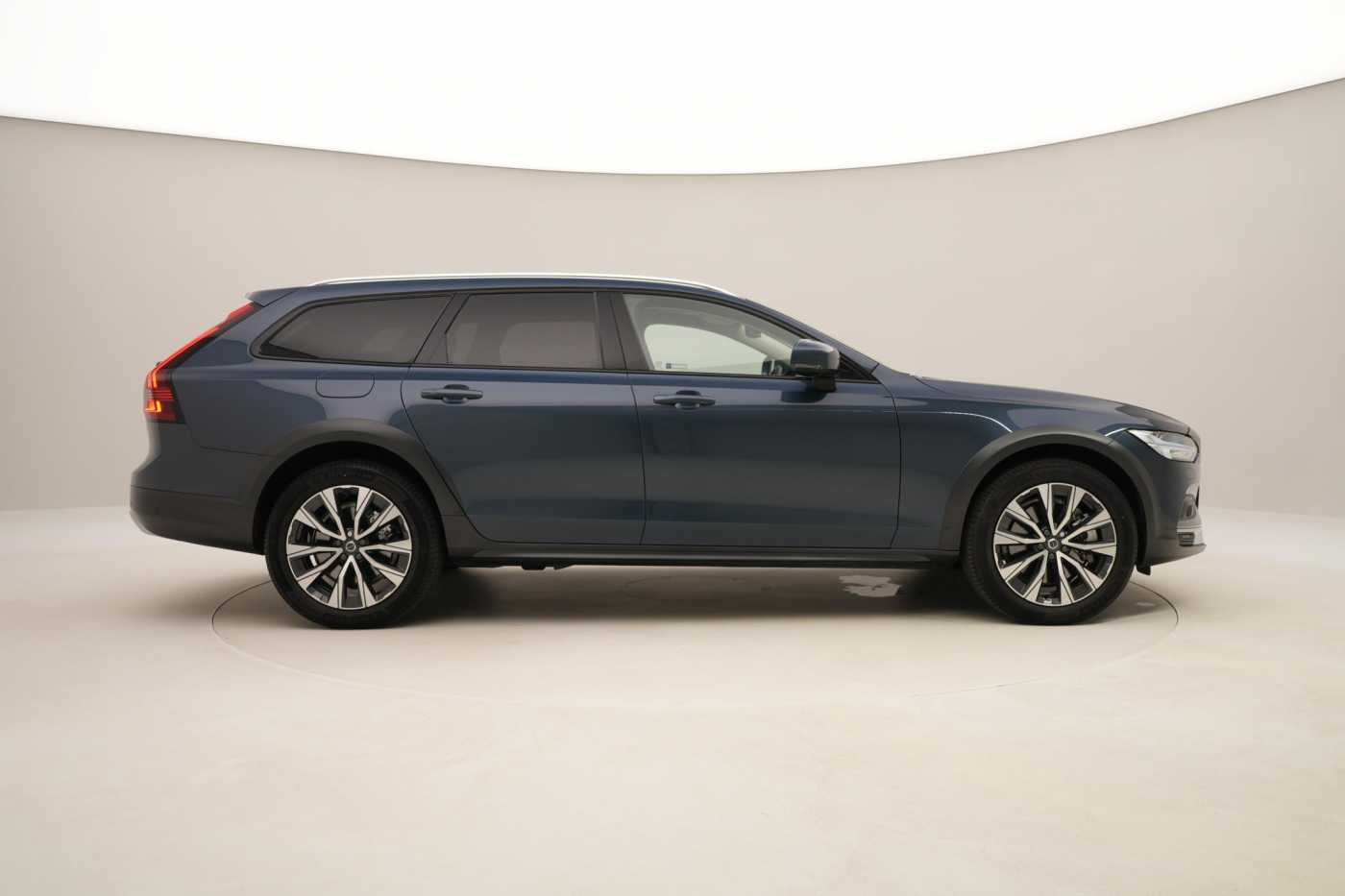 Volvo V90 Cross Country