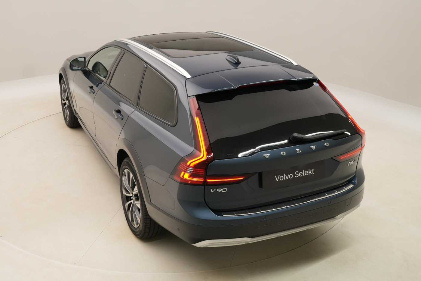 Volvo V90 Cross Country