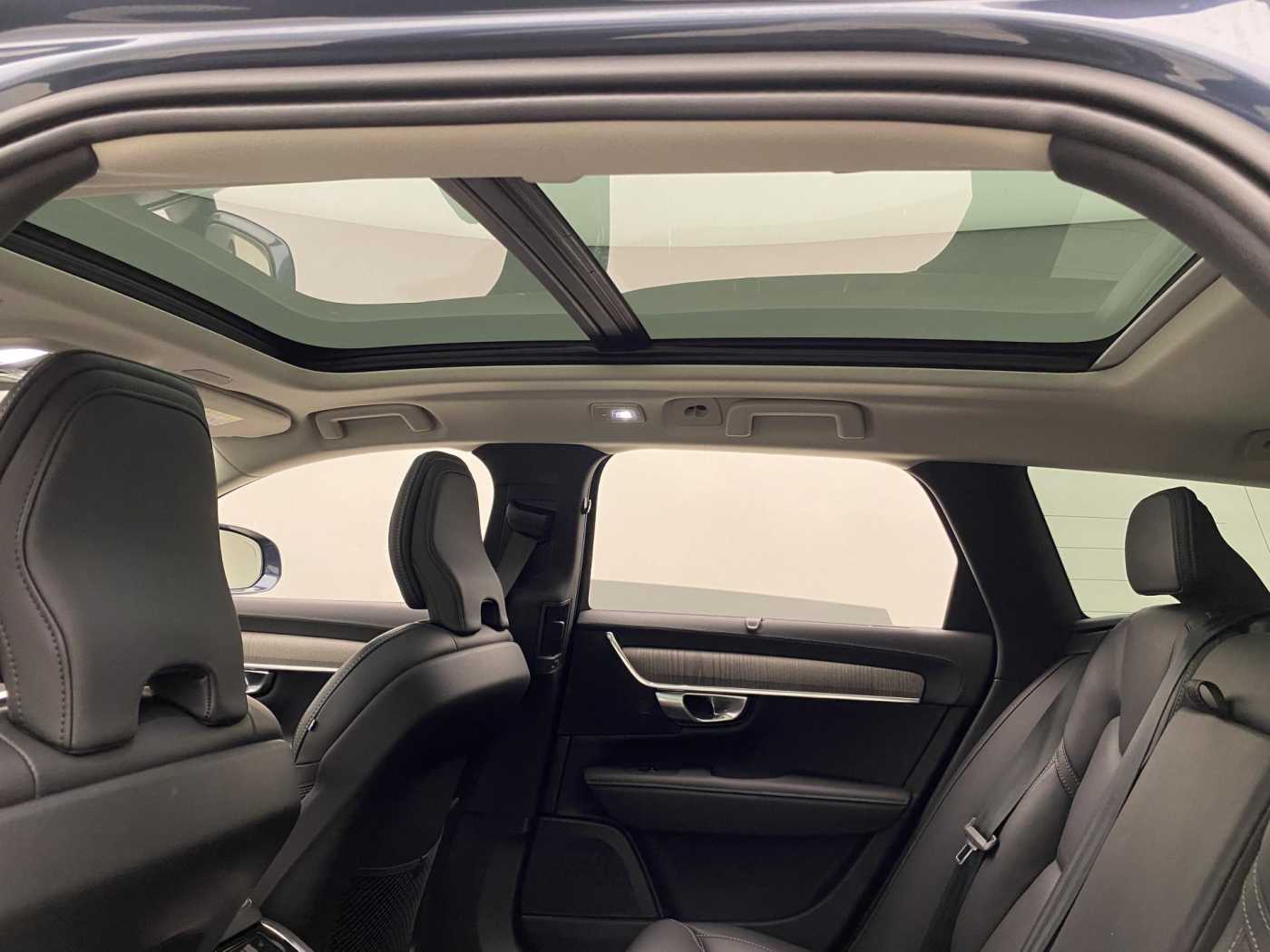 Volvo V90 Cross Country