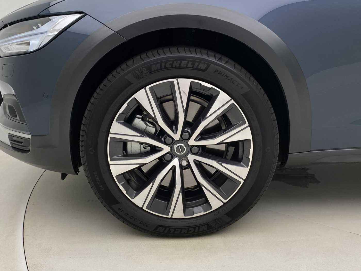Volvo V90 Cross Country