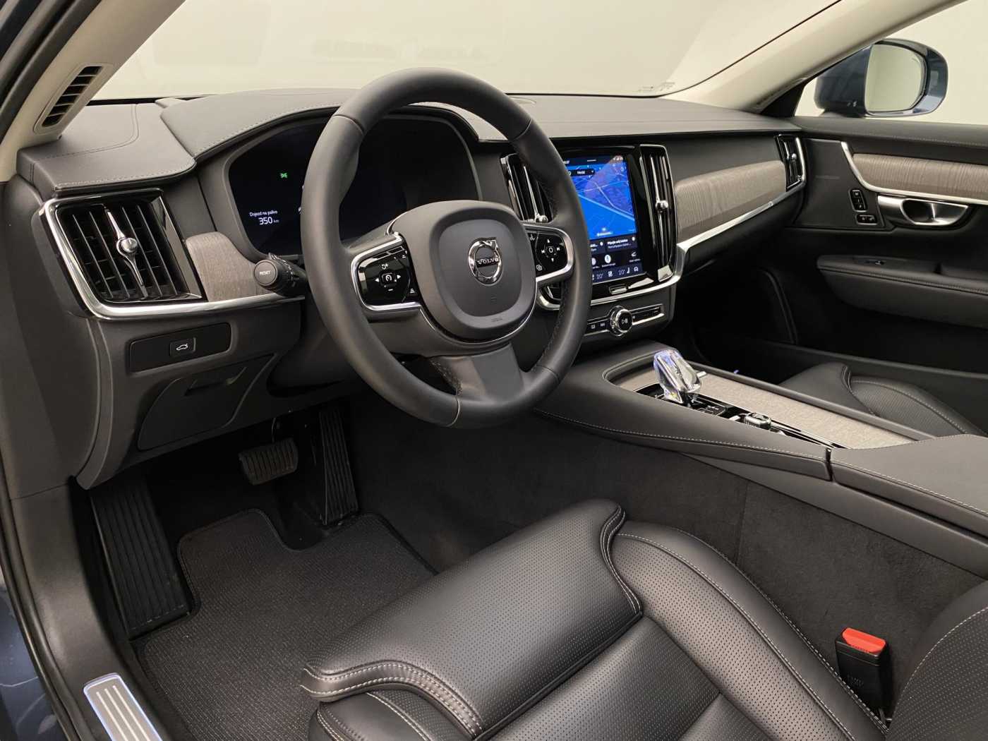 Volvo V90 Cross Country