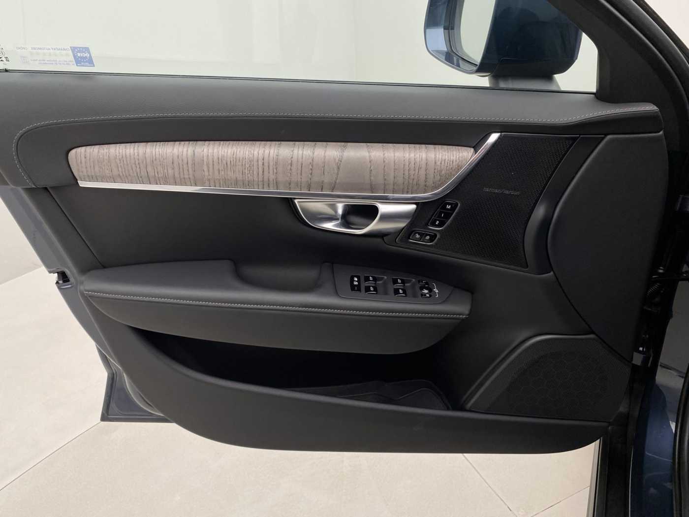 Volvo V90 Cross Country