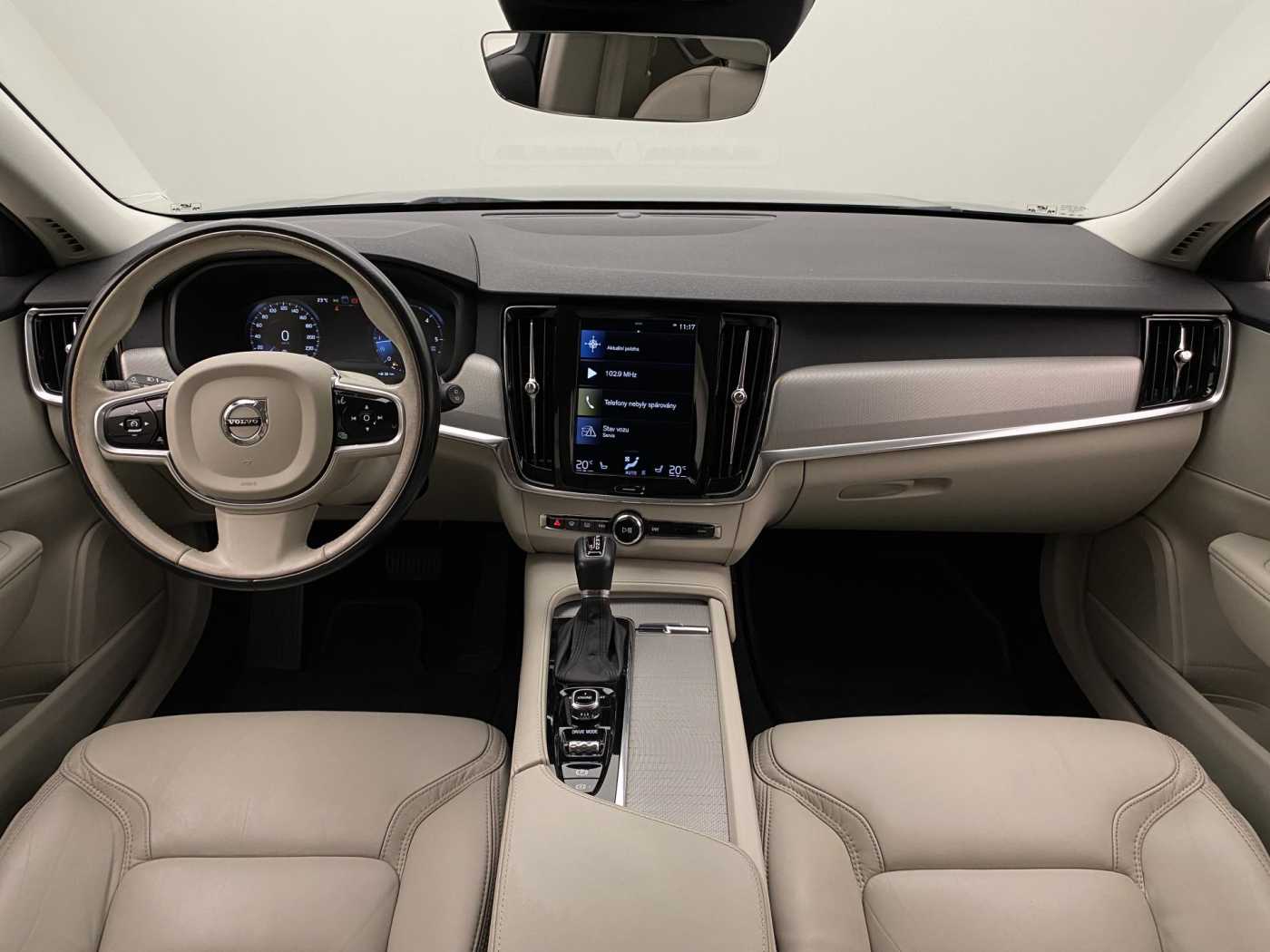 Volvo V90