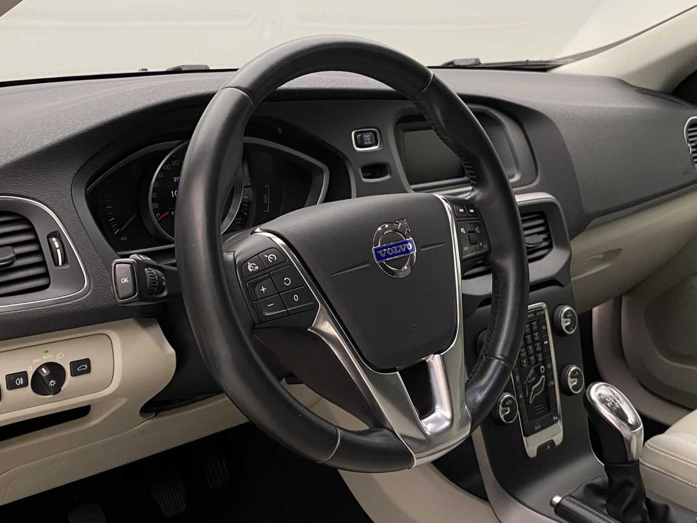 Volvo V40