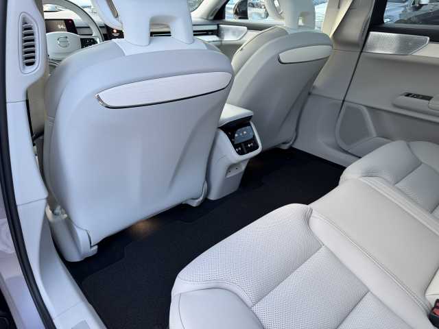 Volvo ES90