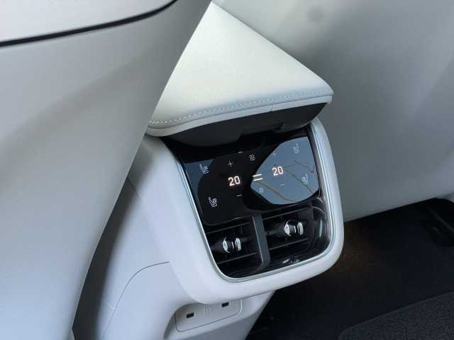 Volvo ES90