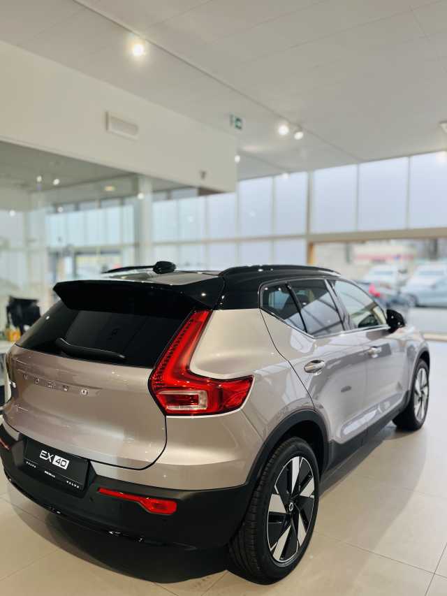 Volvo EX40