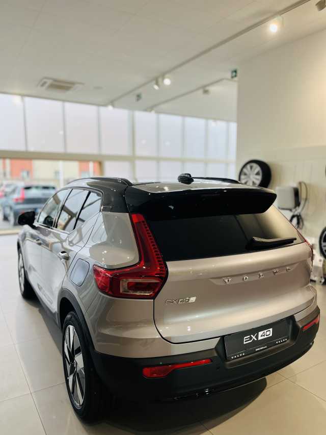 Volvo EX40