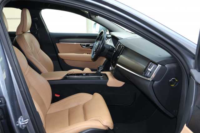 Volvo V90 Cross Country