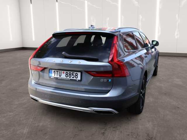 Volvo V90 Cross Country