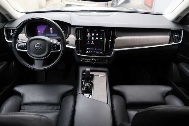 Volvo V90 Cross Country