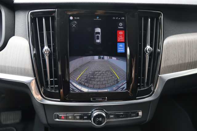 Volvo V90 Cross Country