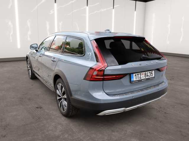 Volvo V90 Cross Country