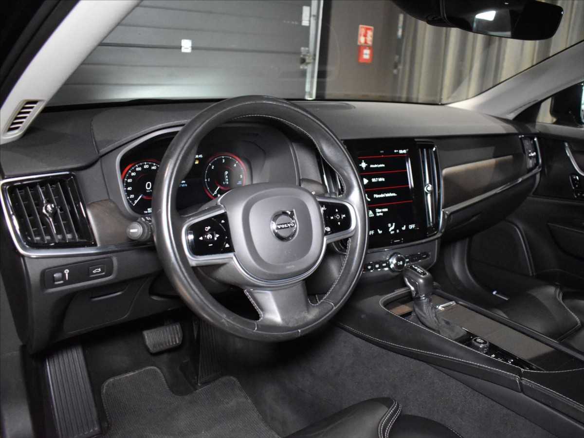Volvo V90 Cross Country