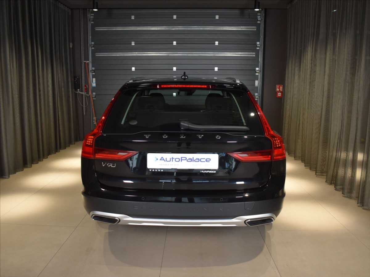 Volvo V90 Cross Country