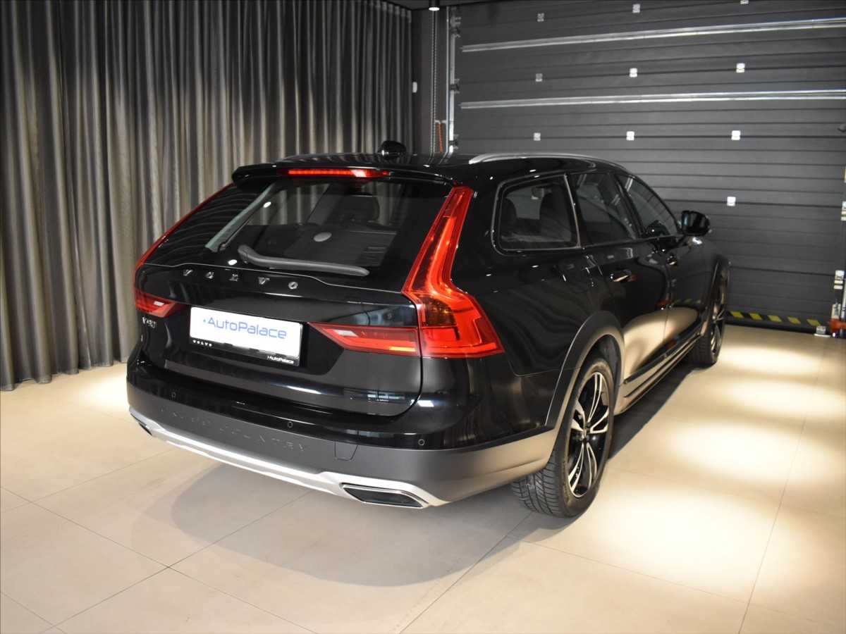Volvo V90 Cross Country