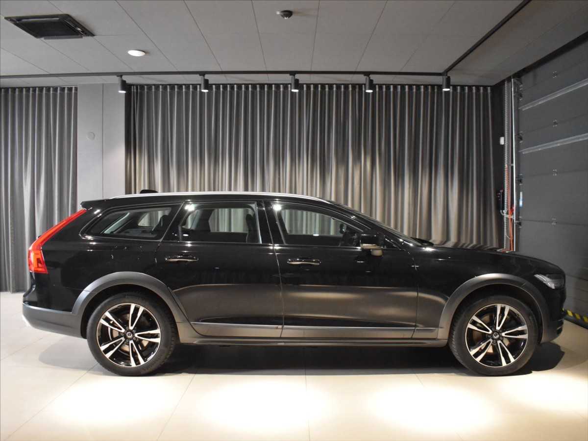 Volvo V90 Cross Country