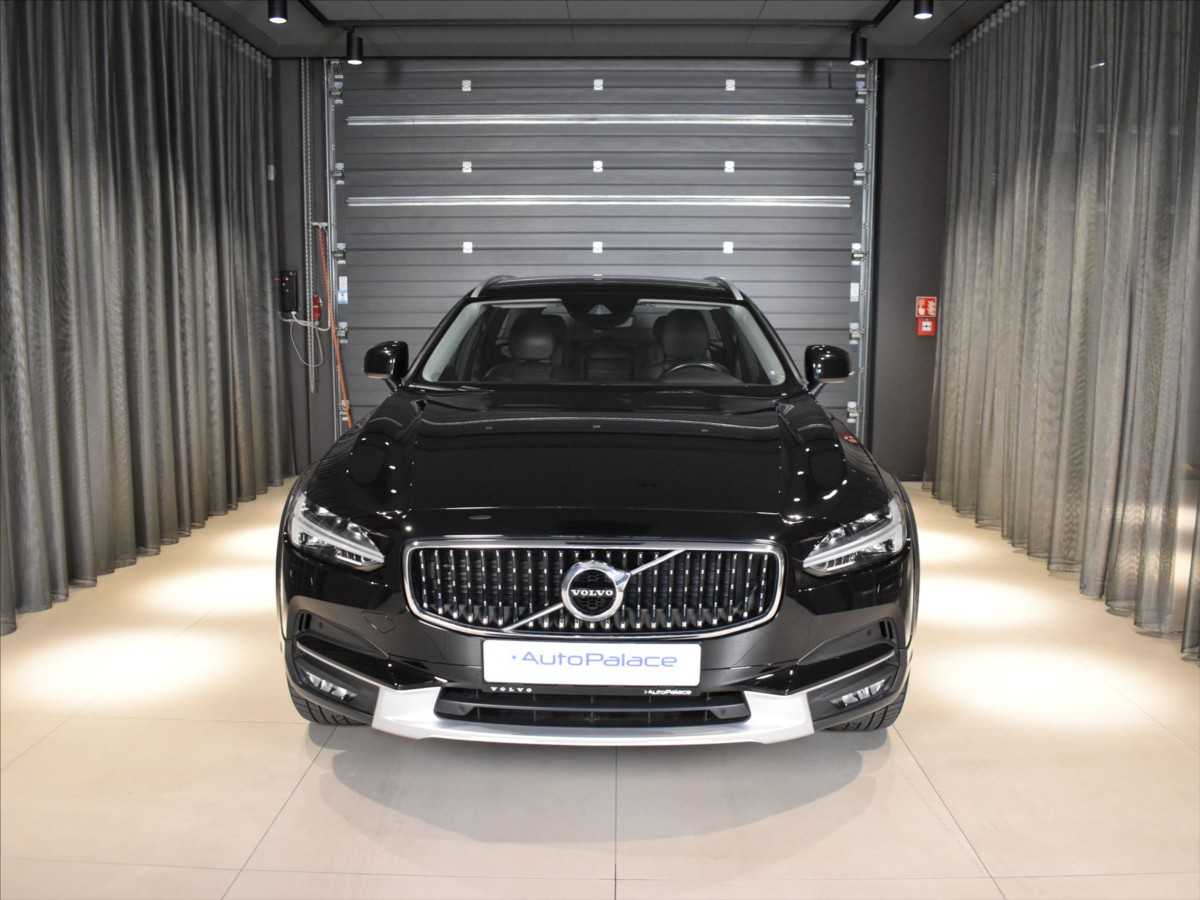 Volvo V90 Cross Country