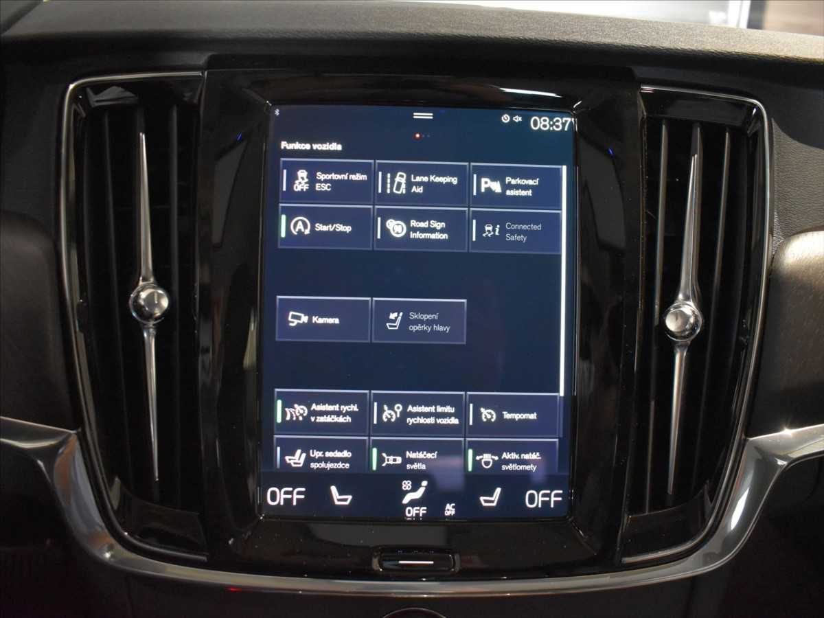 Volvo V90 Cross Country