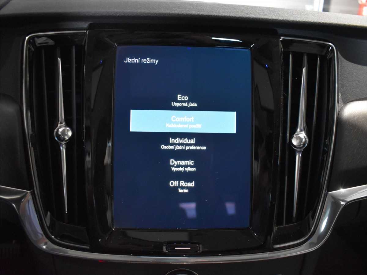 Volvo V90 Cross Country