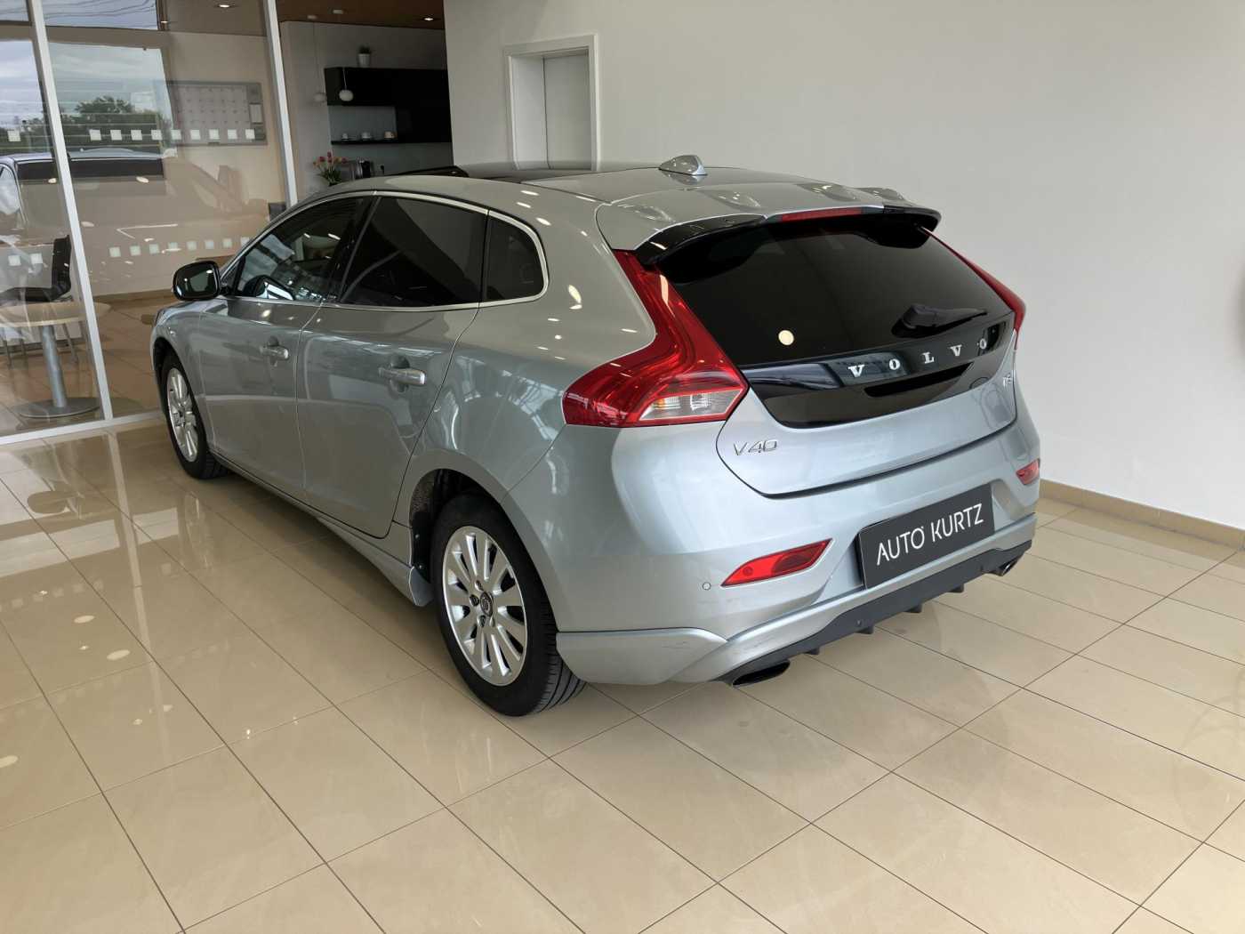 Volvo V40