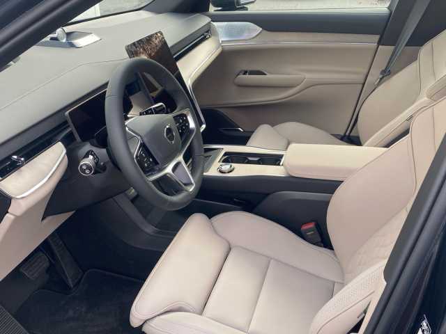 Volvo EX90