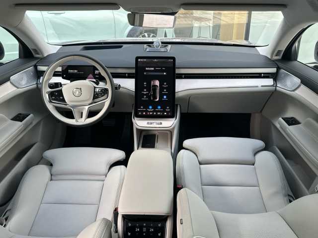Volvo ES90