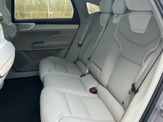 Volvo ES90