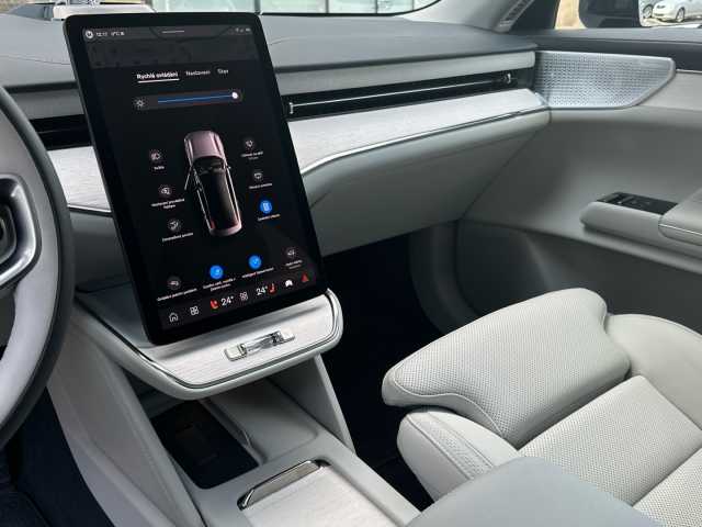 Volvo ES90