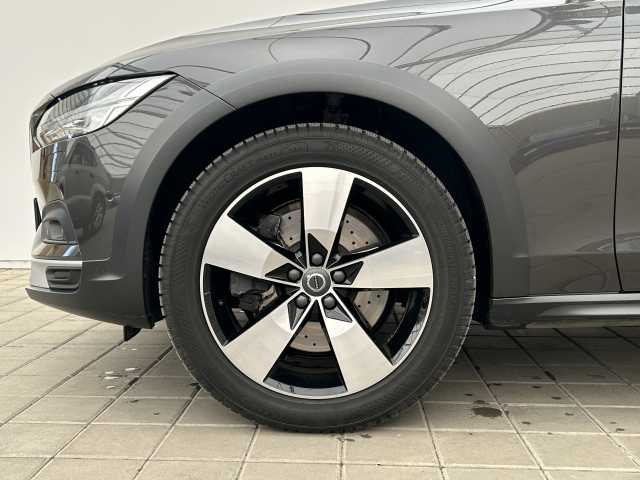 Volvo V90 Cross Country