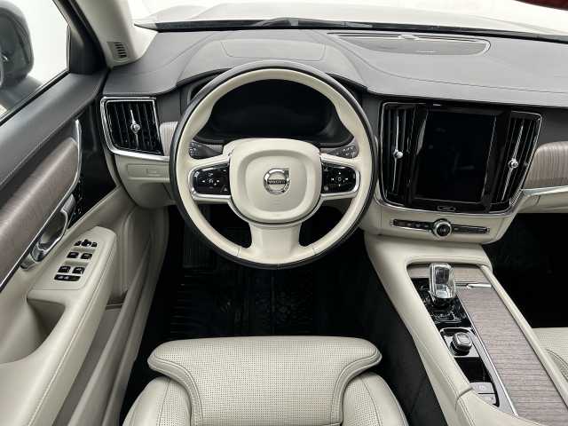 Volvo V90 Cross Country