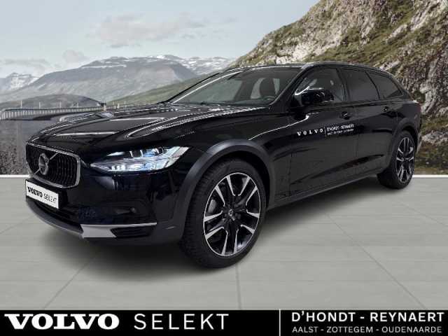 V90 Cross Country in Onyx Black