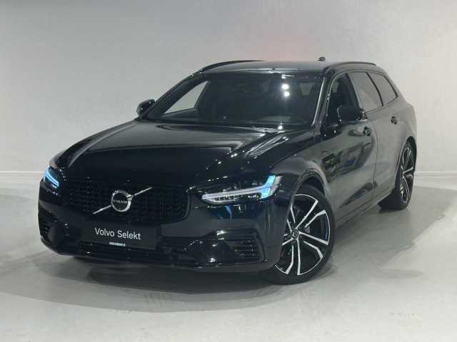 V90 in Onyx Black