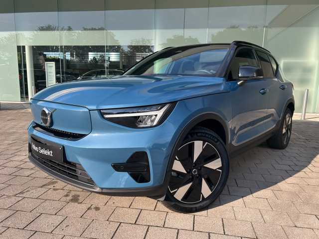 XC40 in Fjord Blue